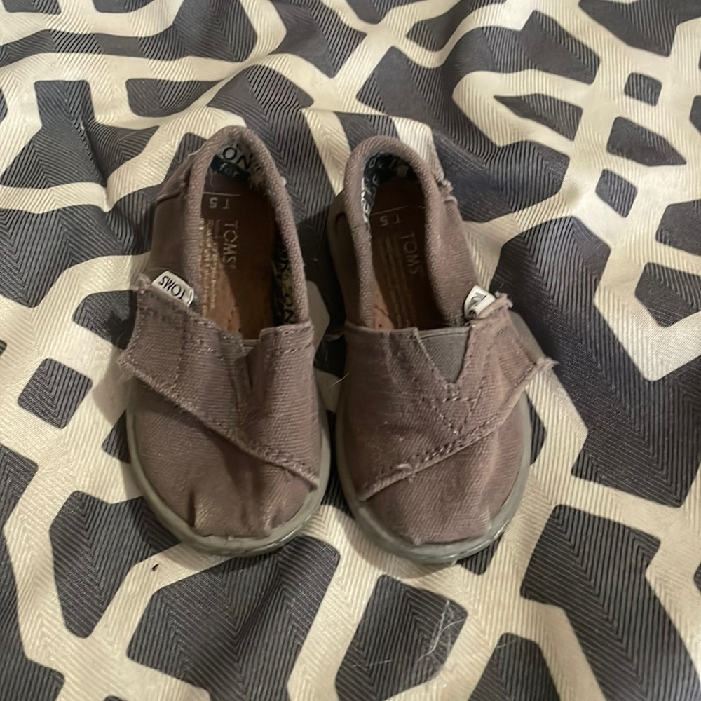 Great Condition TOMS Gray Canvas Shoes - Size T5